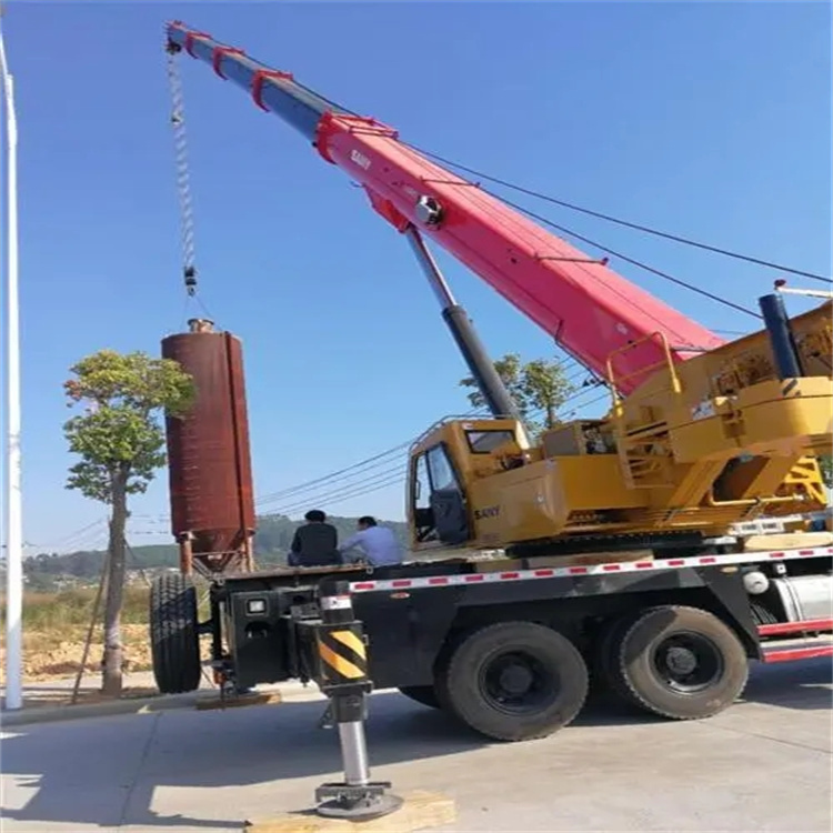 保定满城专业吊车租赁多少钱