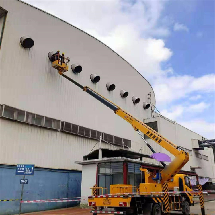 保定满城高空作业车出租服务：专业广告牌安装解决方案